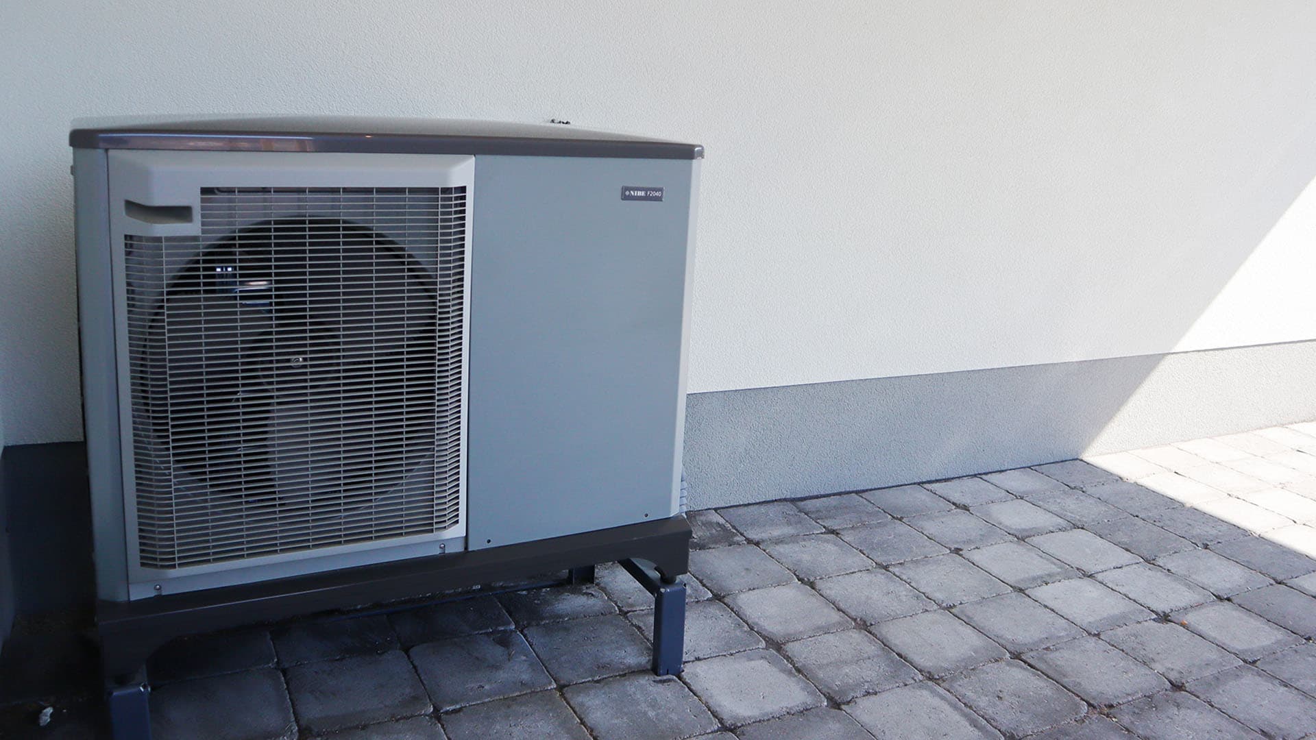 Oletko muistanut tehdä nämä huoltotoimenpiteet lämpöpumpullesi? Tutustu ohjeisiin tästä