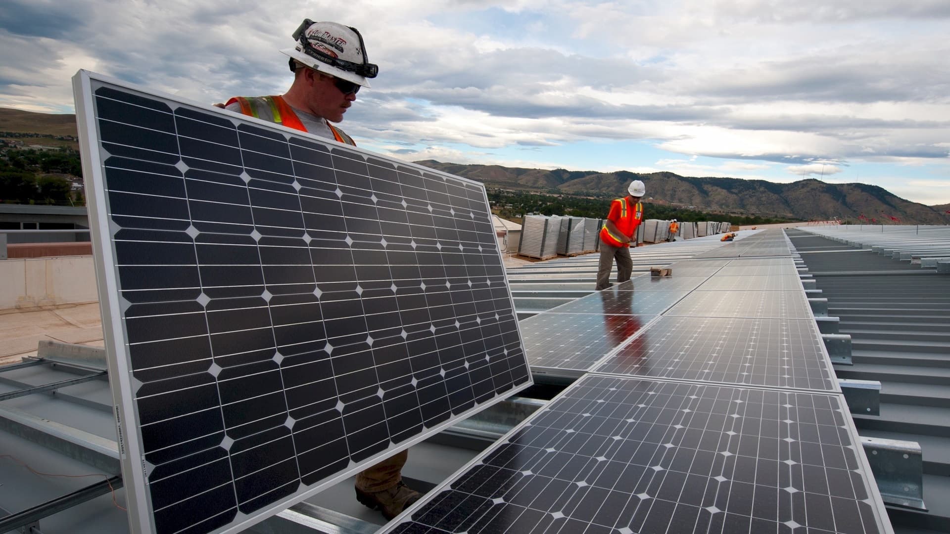 Aurinkopaneelien käyttö yleistyy energiaremonttien yhteydessä