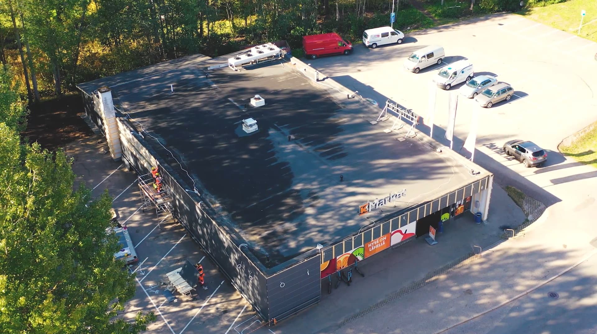 Katso miten helposti kaupparakennukselle saatiin uusi näyttävä julkisivu