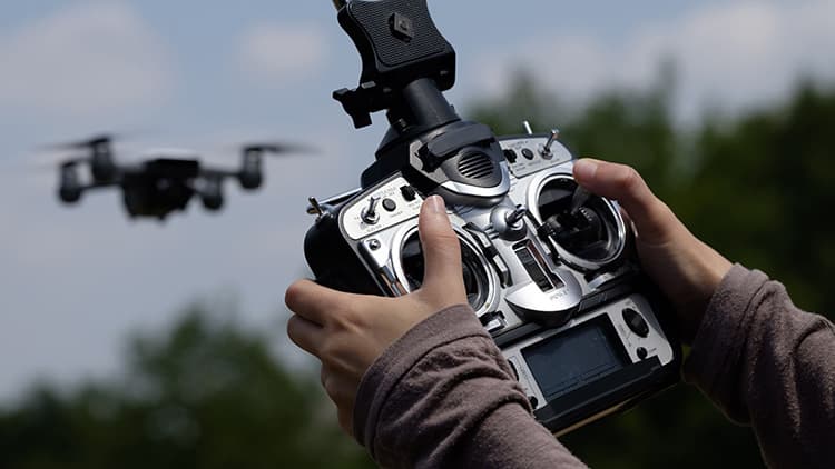 Dronetoimijarekisteri on nyt avattu - ilmottaudu ja suorita koe