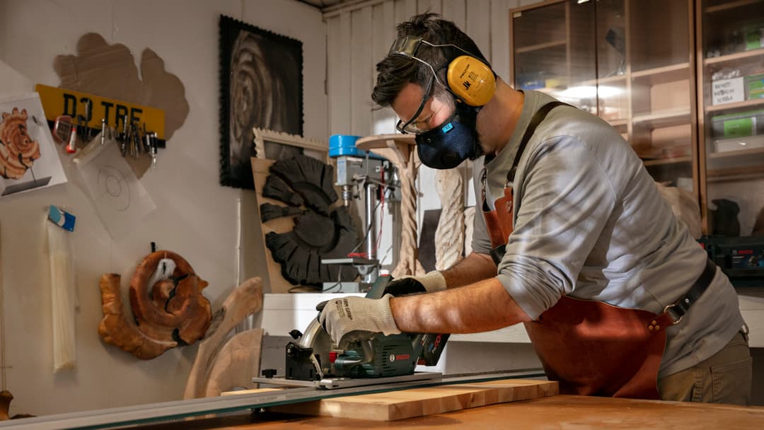 Adam Detre käyttää Bosch työkaluja