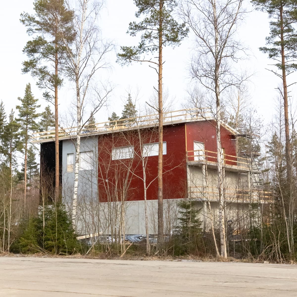 <p data-block-key="sp7vi">Luotitalo tarjoaa viranomaisille turvallisen ja kestävän harjoitusympäristön, jossa voidaan simuloida vaativia ja todentuntuisia tilanteita.</p>