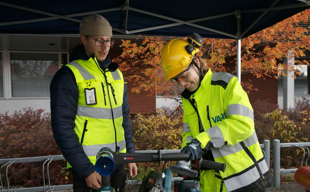 Ninni Harjulin ottaa työturvallisuusasiat vakavasti, koska palo alan töihin on kova.