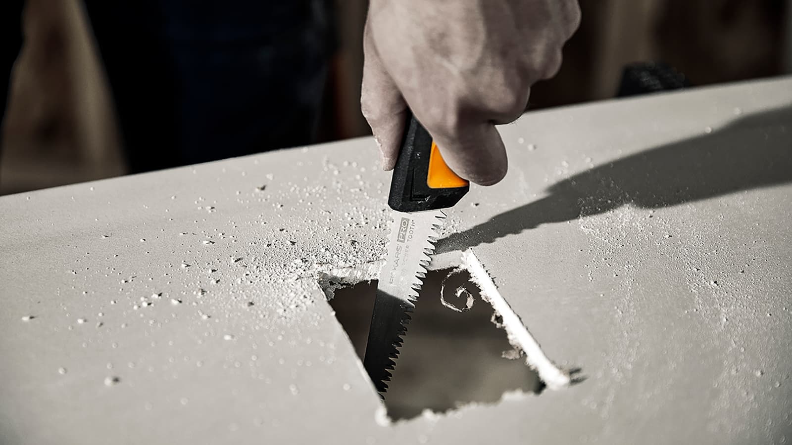 <p data-block-key="xvnpn">Fiskars Pro -puukkosaha</p>