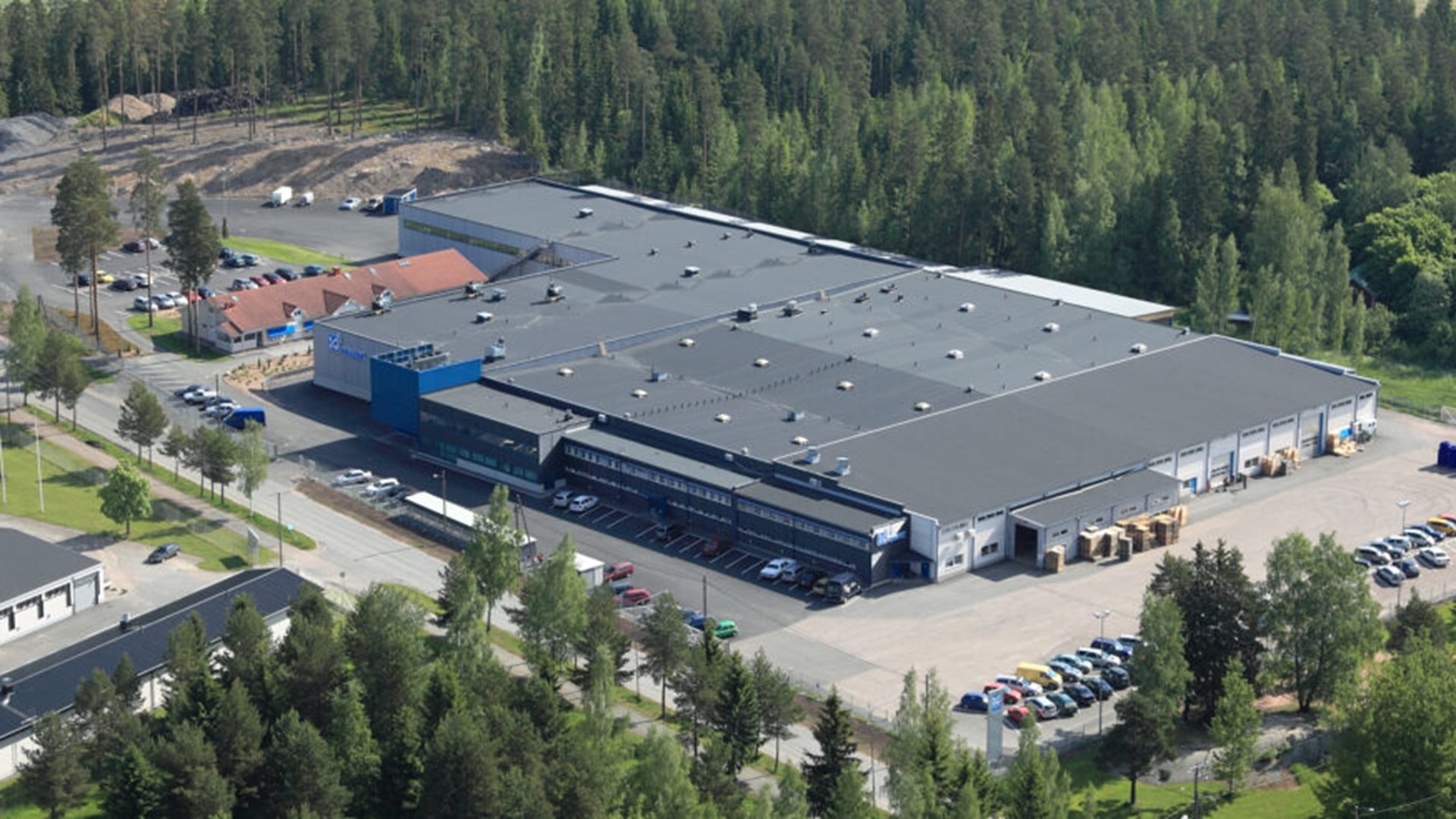 Julkisivu2012-1024x492