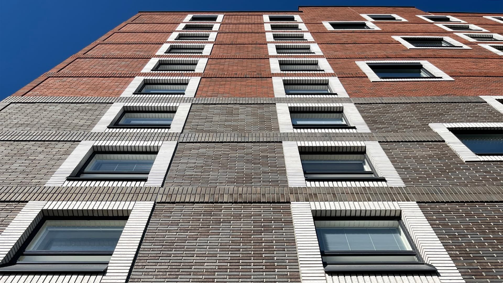 Grasantorma tiililaattajulkisivu Wienerberger