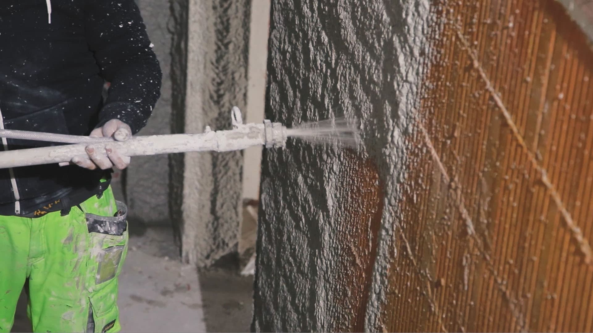 <p data-block-key="vi45p">Kipsilaastin levitys tapahtuu ruiskuttamalla.</p>