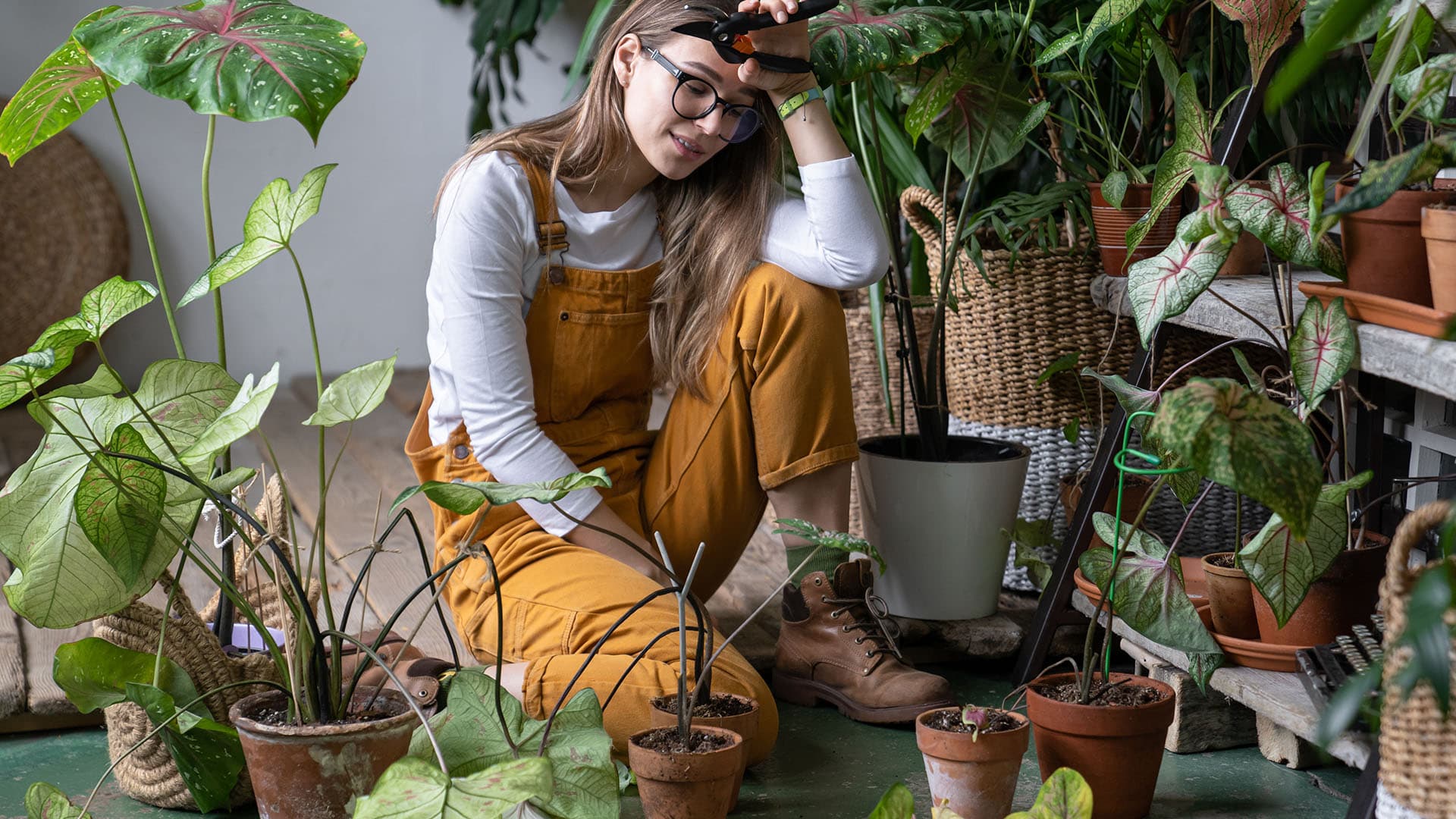 Kukkapöytä itse tehden sisälle tai ulos