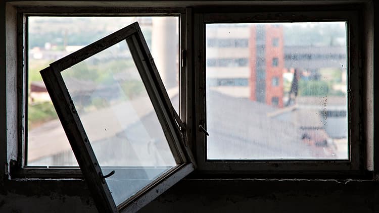 Onko 10 vuotta vanha rakennusvirhe taloyhtiön vai osakkaan korvattava?