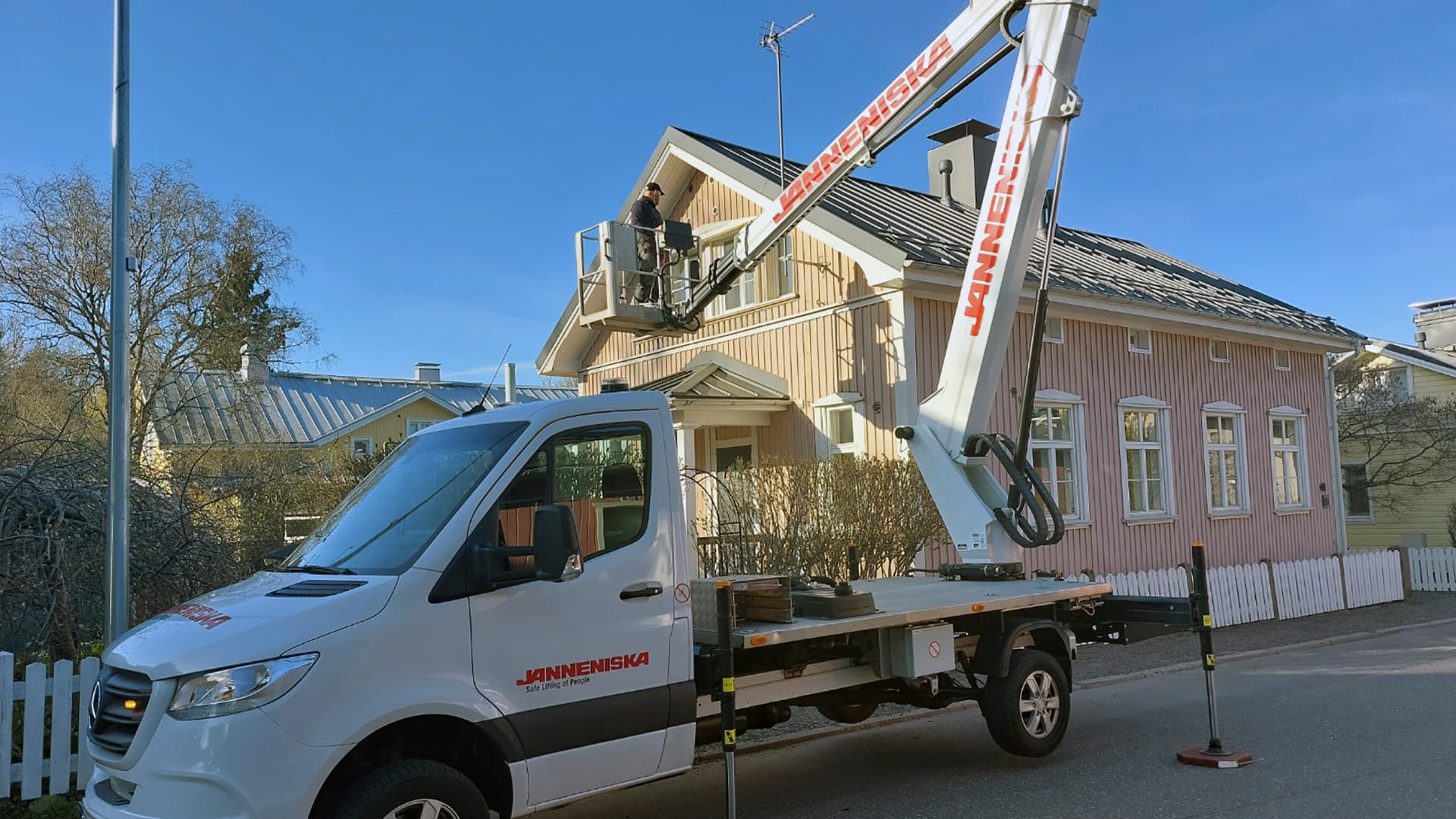 Aki testasi henkilönostinta: Ulottuva ja yllättävän ketterä