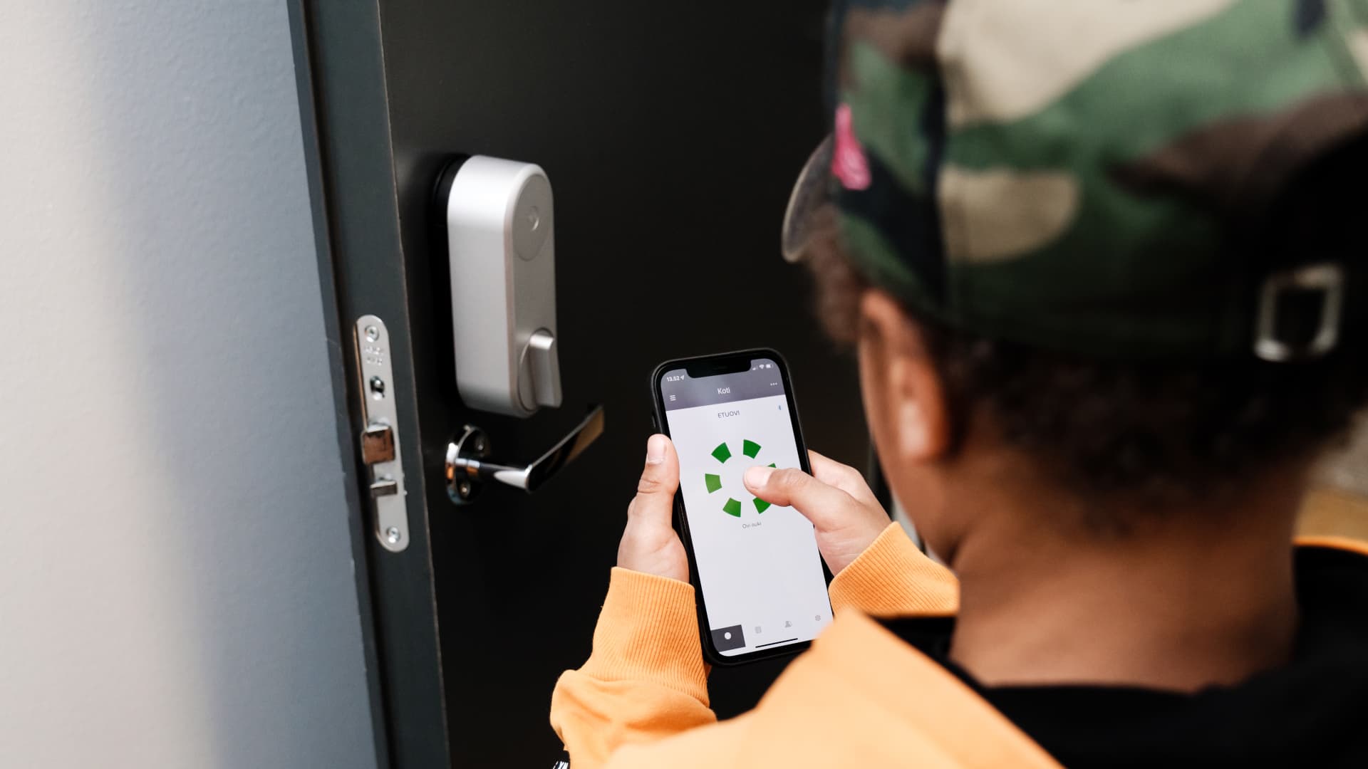 Hyödynnä älylukituksen mahdollisuudet – apunasi oviympäristön suunnittelupalvelu