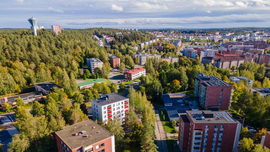 Lumon-parvekejulkisivu-parvekelasit-parvekekaide-web-1024x576
