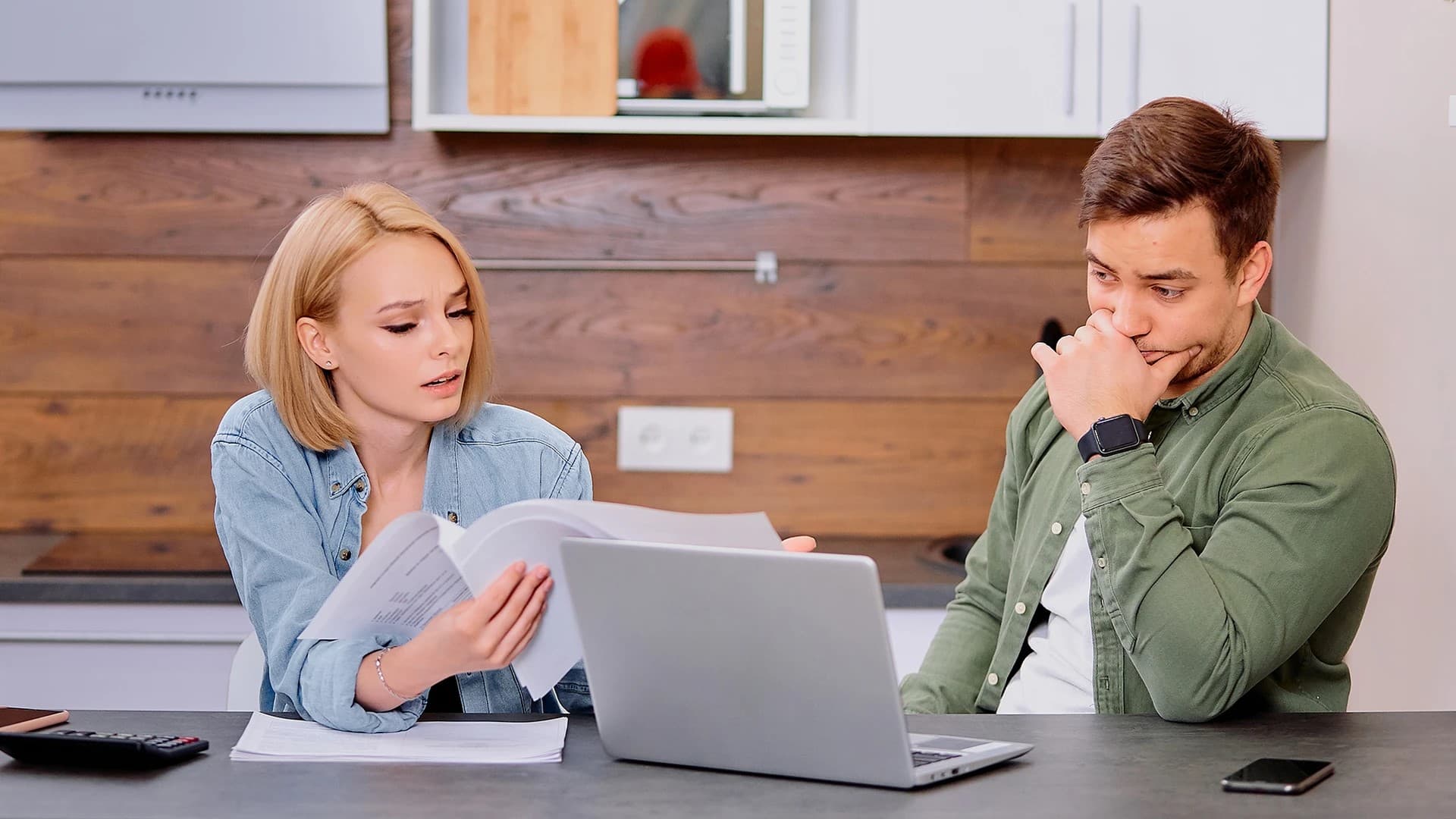 Palahuopakattoon on tullut reikä, miten paikata?