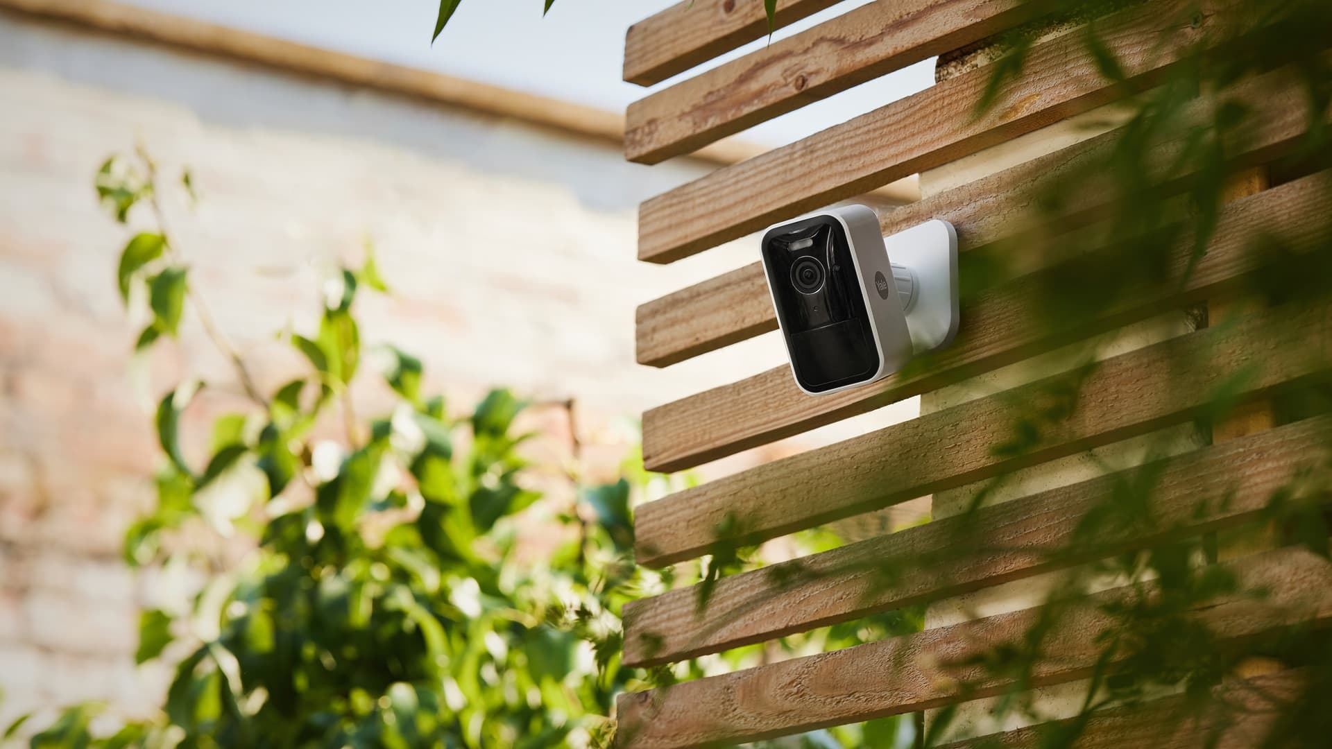 Yale Smart Outdoor Camera Ulkokamera