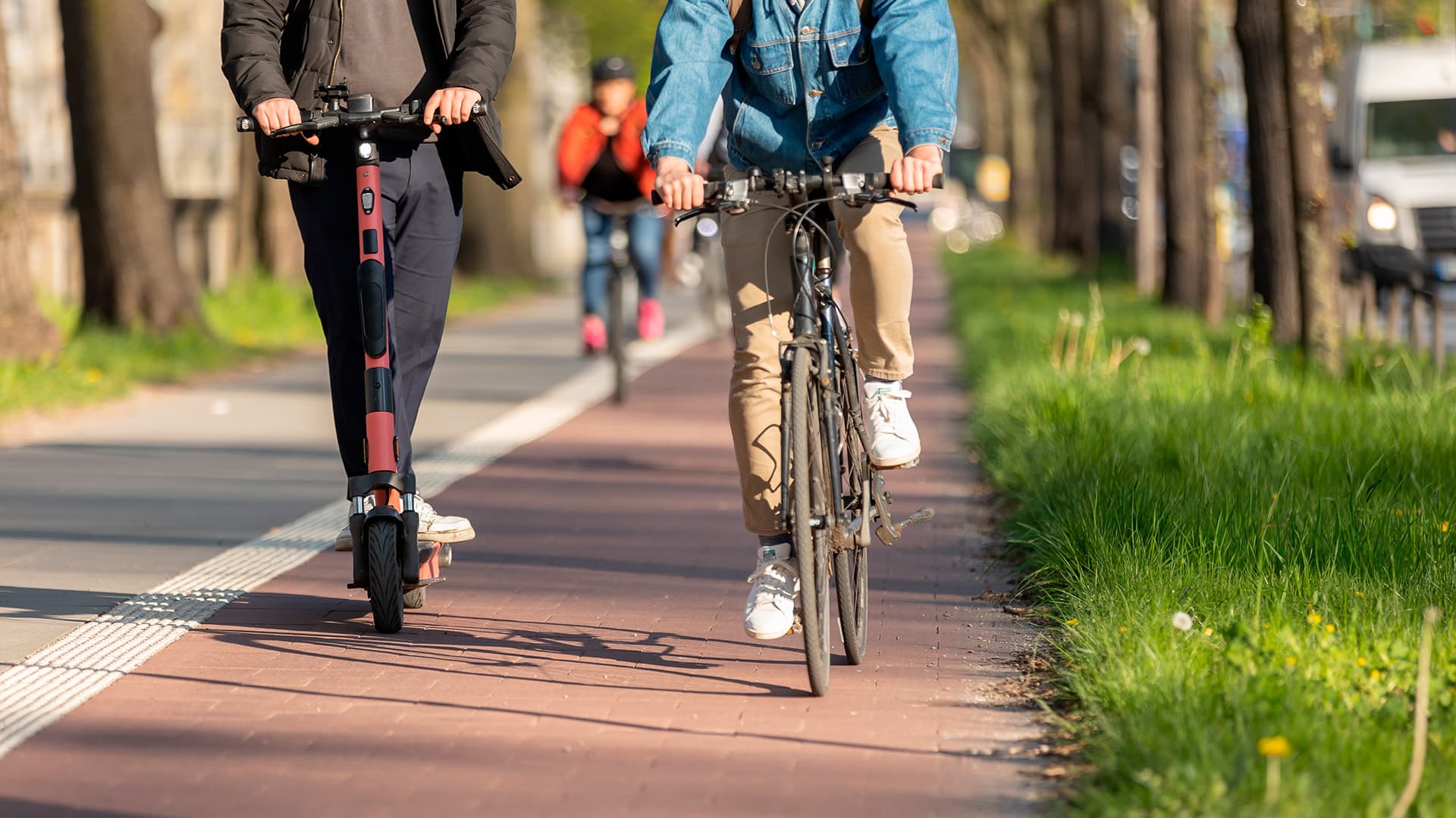 Näin lataat sähköpyörän ja skuutin akut oikein näillä ohjeilla