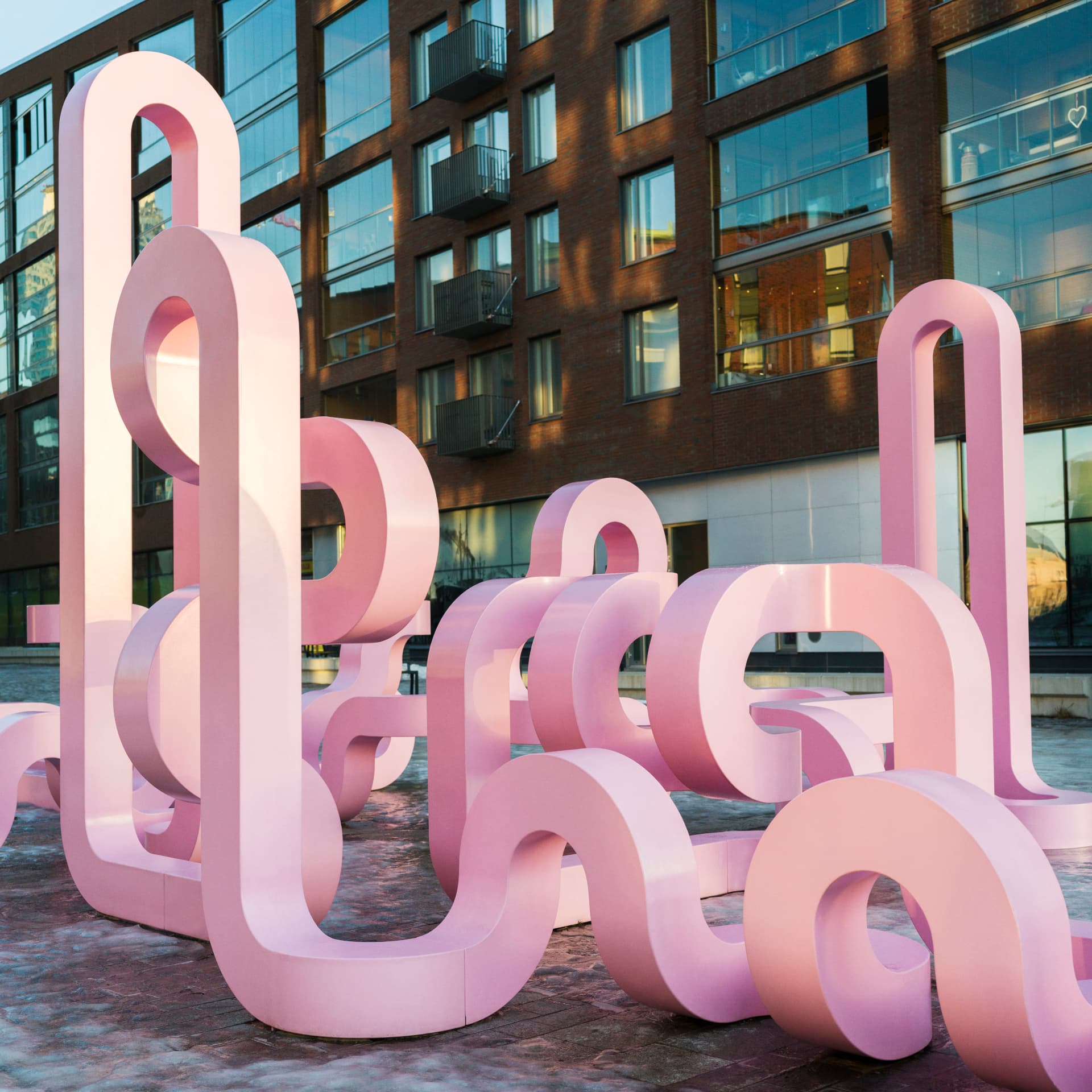 Jacob Dahlgren: Early One Morning, Eternity Sculpture, 2019. Capellanaukio, Kalasatama, Helsinki.