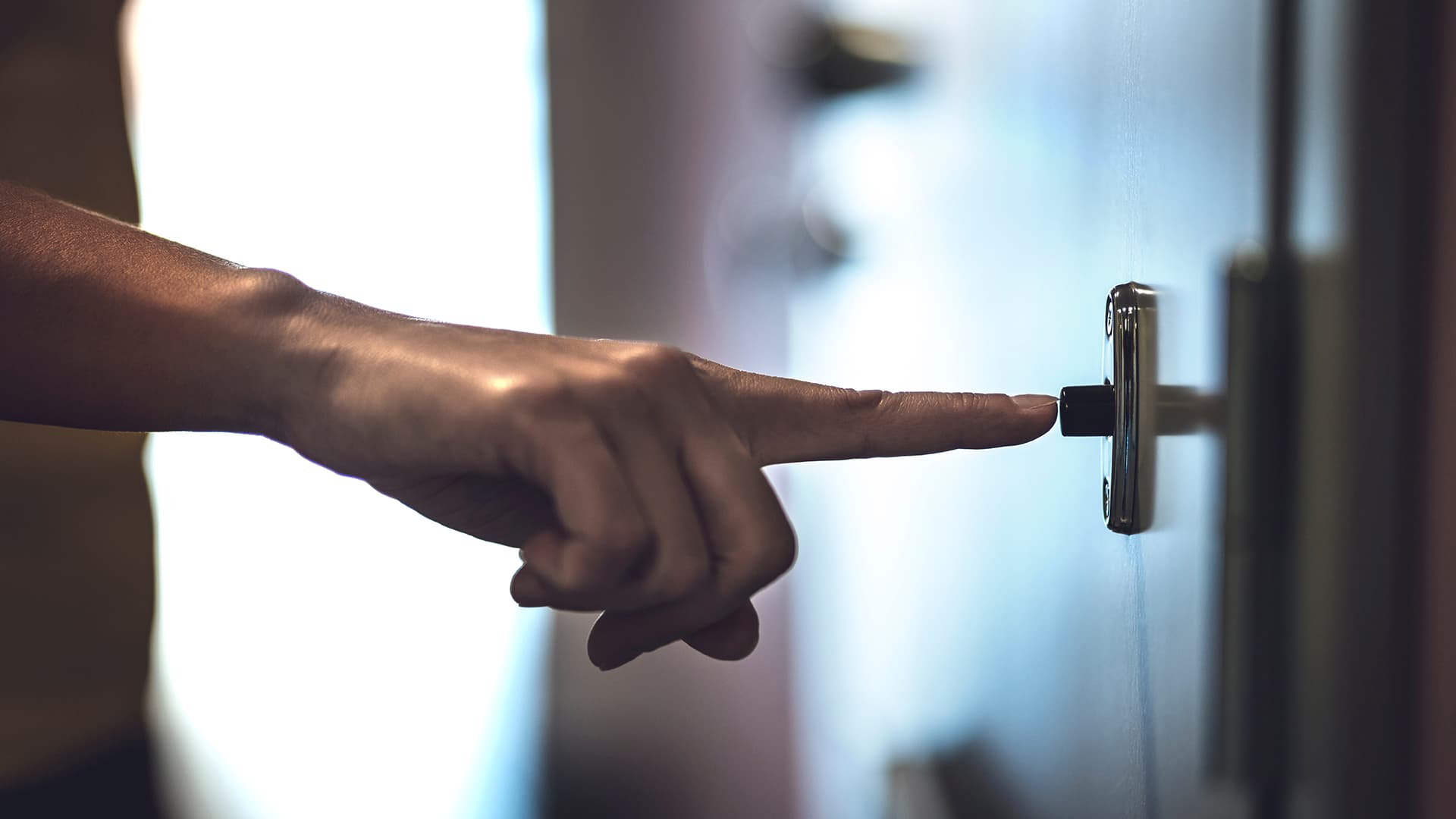 Tiedätkö kenelle avaat ovesi?