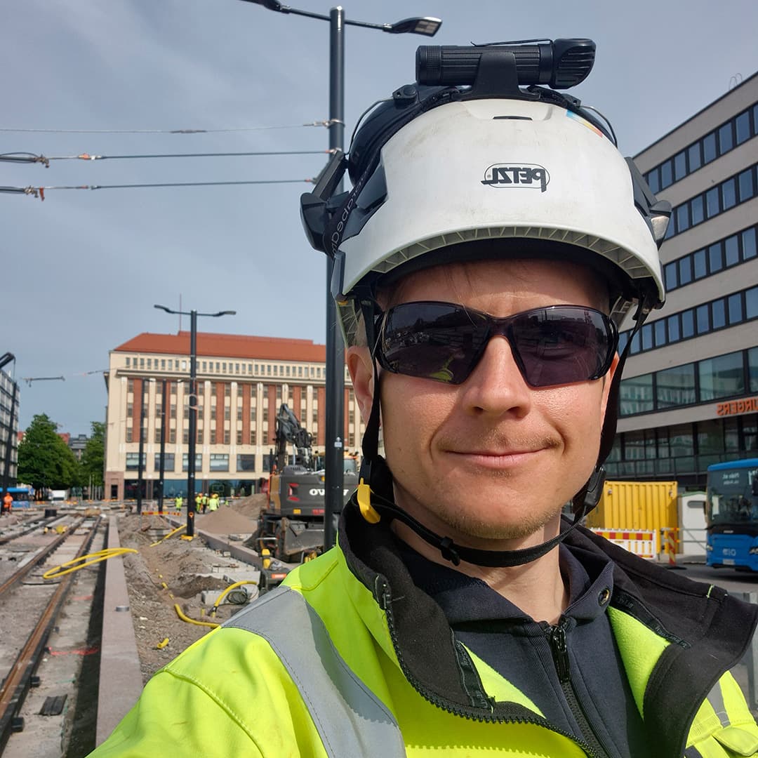 <p data-block-key="v3hnr">Työmaapäällikkö eli vastaava mestari Mikko Illikainen. (Kuva Mikko Illikainen)</p>